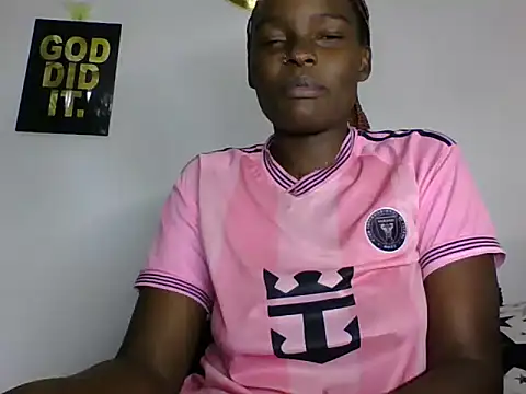 Snapshot of MissElsie21 chatting on June 14, 2026, 5:59 pm MissElsie21 online show from June 14, 2026, 5:59 pm