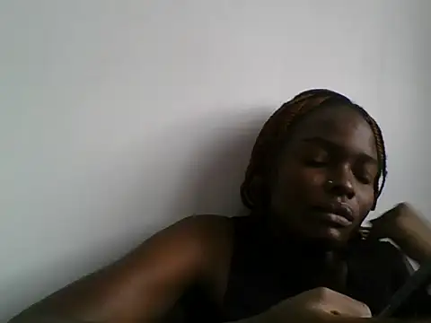 Snapshot of MissElsie21 chatting on June 17, 2026, 5:32 am MissElsie21 online show from June 17, 2026, 5:32 am