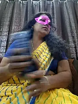 Snapshot of Hot_Sreeja_Tamil chatting on August 4, 2026, 4:26 am Hot Sreeja Tamil online show from August 4, 2026, 4:26 am