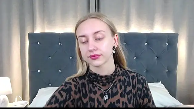 LirienVexx online show from July 18, 2026, 3:54 am