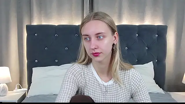 LirienVexx online show from July 19, 2026, 3:54 am