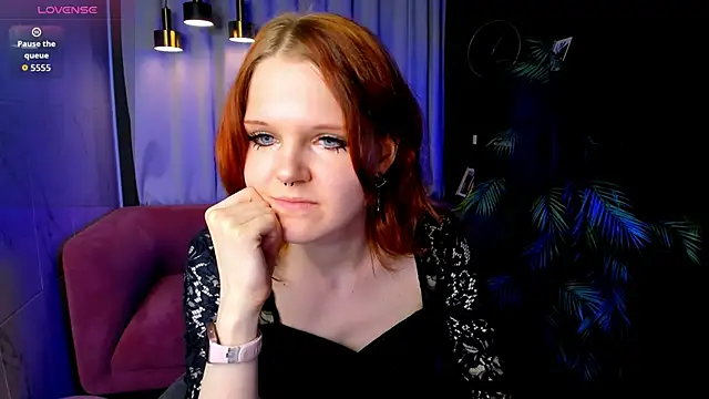 Snapshot of Goddess__Alice chatting on June 17, 2026, 6:27 am Goddess Alice online show from June 17, 2026, 6:27 am