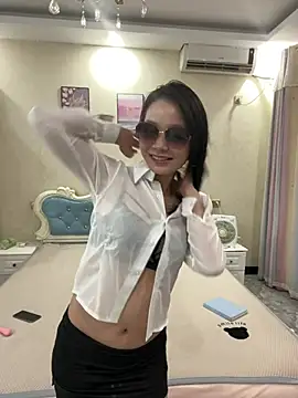Snapshot of cashgirl6 chatting on July 27, 2026, 2:13 pm cashgirl6 online show from July 27, 2026, 2:13 pm