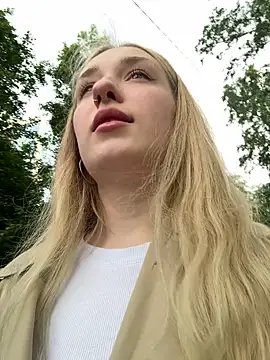 Polly Pop online show from June 26, 2026, 4:33 pm