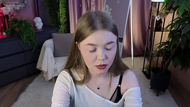 Lina deels online show from June 26, 2026, 7:07 pm