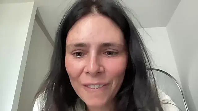 Snapshot of JadeLucy chatting on June 28, 2026, 8:20 am JadeLucy online show from June 28, 2026, 8:20 am