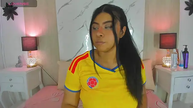 DanniValencia online show from June 28, 2026, 7:42 pm