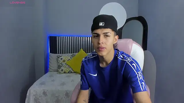 Snapshot of Axel_Mendozaa chatting on June 20, 2026, 8:11 pm Axel Mendozaa online show from June 20, 2026, 8:11 pm