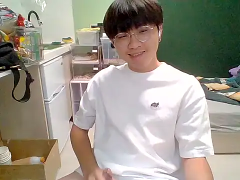 Snapshot of Yang_571 chatting on July 7, 2026, 4:33 pm Yang 571 online show from July 7, 2026, 4:33 pm