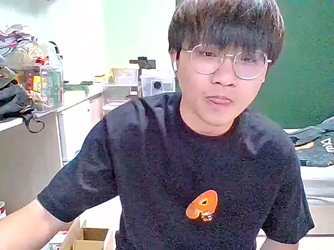 Snapshot of Yang_571 chatting on July 16, 2026, 3:40 pm Yang 571 online show from July 16, 2026, 3:40 pm