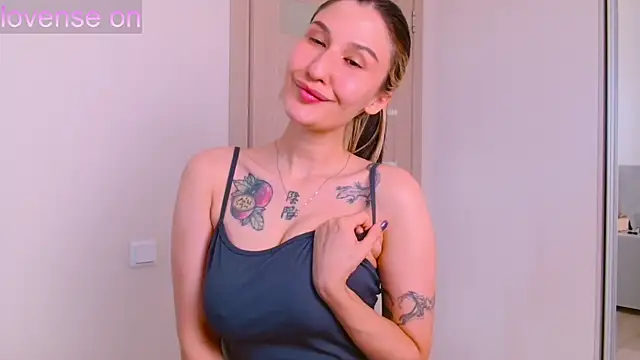 xocami online show from June 10, 2026, 12:22 am