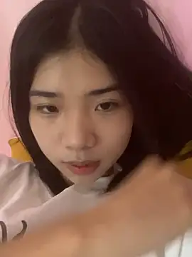 Snapshot of -Kempi- chatting on July 19, 2026, 9:46 am -Kempi- online show from July 19, 2026, 9:46 am