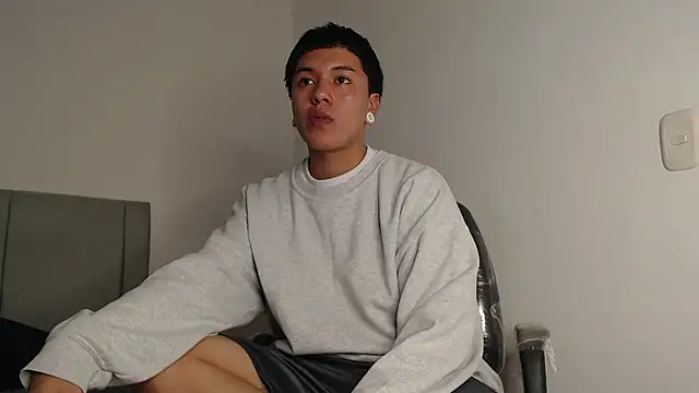 Snapshot of Owenn__blueee chatting on July 14, 2026, 10:04 pm Owenn blueee online show from July 14, 2026, 10:04 pm