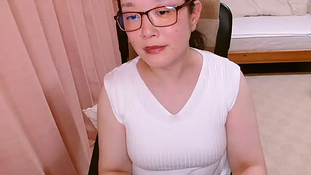 LENA-xo online show from June 16, 2026, 3:58 pm