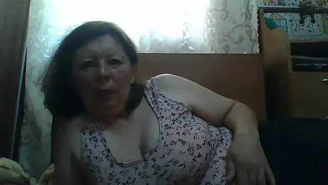 Snapshot of Schastlivaya43 chatting on June 9, 2026, 8:04 am Schastlivaya43 online show from June 9, 2026, 8:04 am