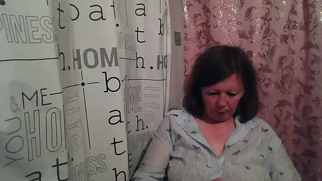 Snapshot of Schastlivaya43 chatting on July 8, 2026, 7:40 pm Schastlivaya43 online show from July 8, 2026, 7:40 pm