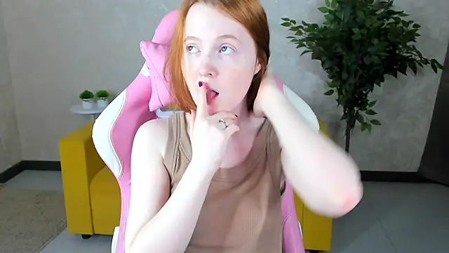 Snapshot of ari-kittyy chatting on June 8, 2026, 4:13 am ari-kittyy online show from June 8, 2026, 4:13 am
