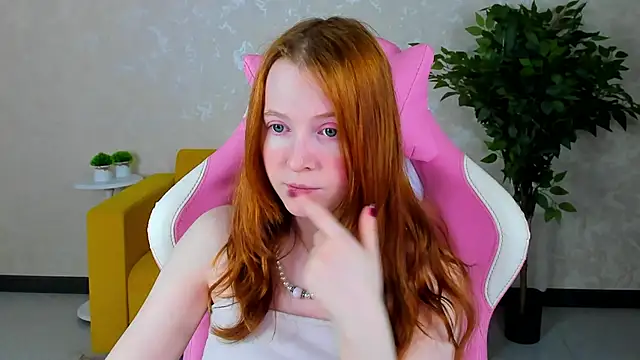 Snapshot of ari-kittyy chatting on June 9, 2026, 4:13 am ari-kittyy online show from June 9, 2026, 4:13 am