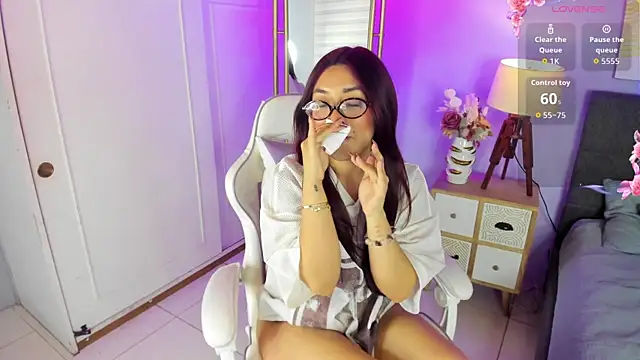 Snapshot of ginger_honey_ chatting on June 11, 2026, 1:09 pm ginger honey online show from June 11, 2026, 1:09 pm