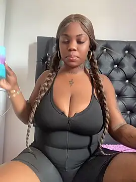 Snapshot of Zaarahott chatting on July 10, 2026, 6:43 pm Zaarahott online show from July 10, 2026, 6:43 pm