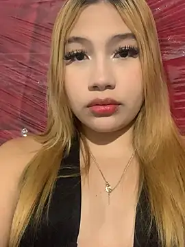 Snapshot of zury_cute1 chatting on June 15, 2026, 2:25 am zury cute1 online show from June 15, 2026, 2:25 am