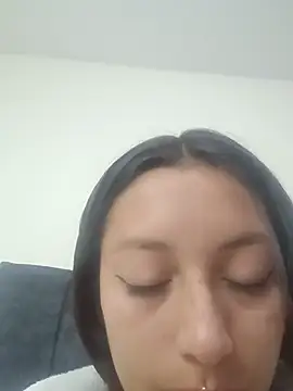 MiaSaen online show from July 14, 2026, 3:22 am