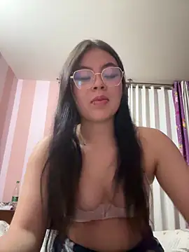 Snapshot of makii_30 chatting on June 7, 2026, 3:21 am makii 30 online show from June 7, 2026, 3:21 am