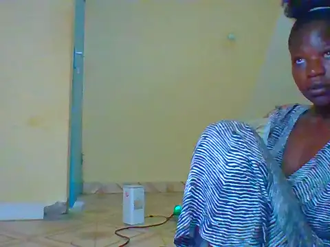 Snapshot of candycrusha chatting on August 4, 2026, 5:43 am candycrusha online show from August 4, 2026, 5:43 am