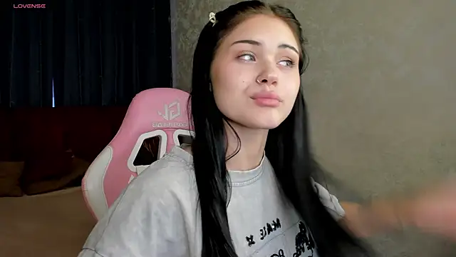 Snapshot of Baby_Sunsh1ne_ chatting on July 5, 2026, 8:54 am Baby Sunsh1ne online show from July 5, 2026, 8:54 am