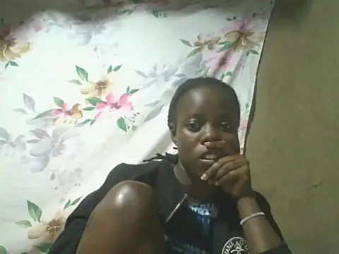 Snapshot of Prettyboo00 chatting on June 10, 2026, 6:51 pm Prettyboo00 online show from June 10, 2026, 6:51 pm