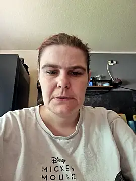 Snapshot of GoldenWifee chatting on June 5, 2026, 2:34 pm GoldenWifee online show from June 5, 2026, 2:34 pm