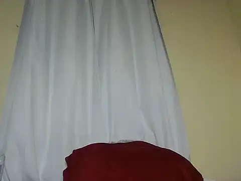Snapshot of Yours_Ramona chatting on June 9, 2026, 11:27 pm Yours Ramona online show from June 9, 2026, 11:27 pm