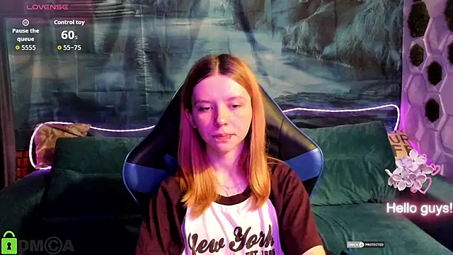 CarolInWonderland online show from July 26, 2026, 6:43 am