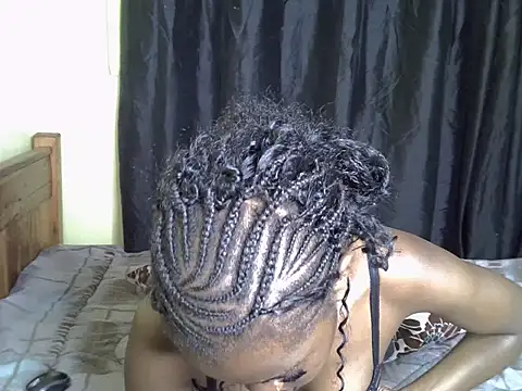 ballmflirrt online show from June 7, 2026, 6:33 pm