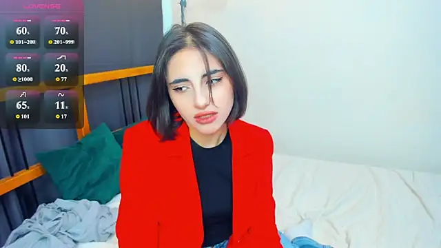 Snapshot of LunarLori chatting on June 29, 2026, 8:09 am LunarLori online show from June 29, 2026, 8:09 am