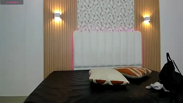 Snapshot of natalie_portmann chatting on August 4, 2026, 7:16 pm natalie portmann online show from August 4, 2026, 7:16 pm