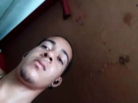 Snapshot of Enzo_Manul chatting on June 9, 2026, 7:03 pm Enzo Manul online show from June 9, 2026, 7:03 pm