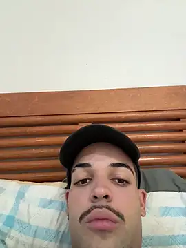 Snapshot of caio18b chatting on June 9, 2026, 6:41 pm caio18b online show from June 9, 2026, 6:41 pm