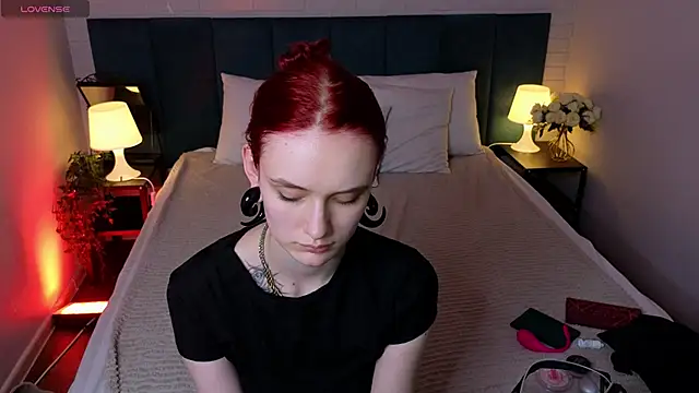 Snapshot of CrimsonMarquise chatting on June 9, 2026, 3:01 pm CrimsonMarquise online show from June 9, 2026, 3:01 pm