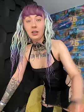 MoonAndDagger online show from June 8, 2026, 6:25 am