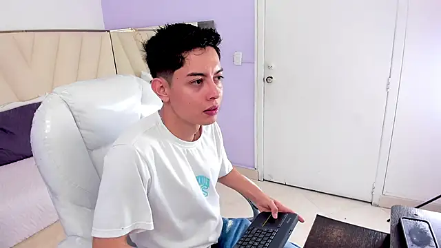Snapshot of Ethan12_ chatting on June 14, 2026, 3:08 am Ethan12 online show from June 14, 2026, 3:08 am