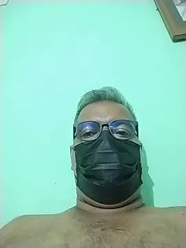 Snapshot of daddys_small_dick chatting on June 8, 2026, 4:29 pm daddys small dick online show from June 8, 2026, 4:29 pm