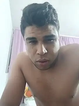 Snapshot of moreno1c chatting on June 22, 2026, 7:05 am moreno1c online show from June 22, 2026, 7:05 am