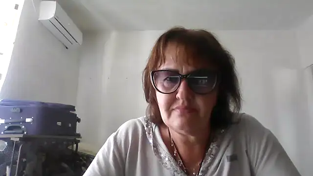 ErikaXShine online show from June 22, 2026, 12:13 pm