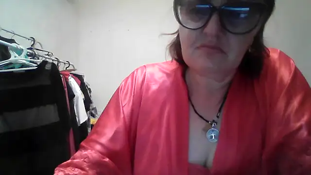 ErikaXShine online show from July 25, 2026, 8:17 pm