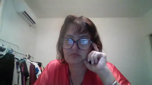 ErikaXShine online show from August 1, 2026, 7:24 pm