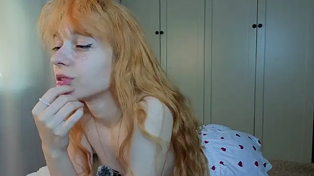Snapshot of tgirlfoxy chatting on July 22, 2026, 6:49 am tgirlfoxy online show from July 22, 2026, 6:49 am