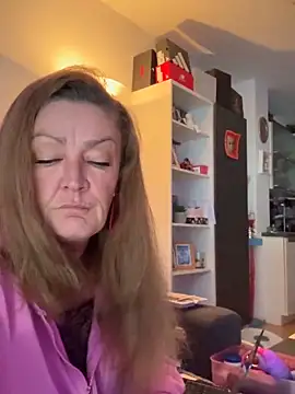 Snapshot of MumGabriela chatting on June 14, 2026, 11:01 am MumGabriela online show from June 14, 2026, 11:01 am