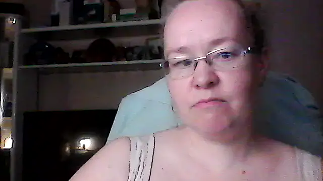 Snapshot of Viola27 chatting on June 9, 2026, 6:08 pm Viola27 online show from June 9, 2026, 6:08 pm