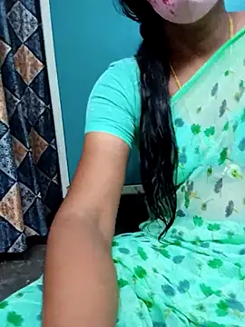 Snapshot of honey-telugu33 chatting on July 1, 2026, 4:25 am honey-telugu33 online show from July 1, 2026, 4:25 am